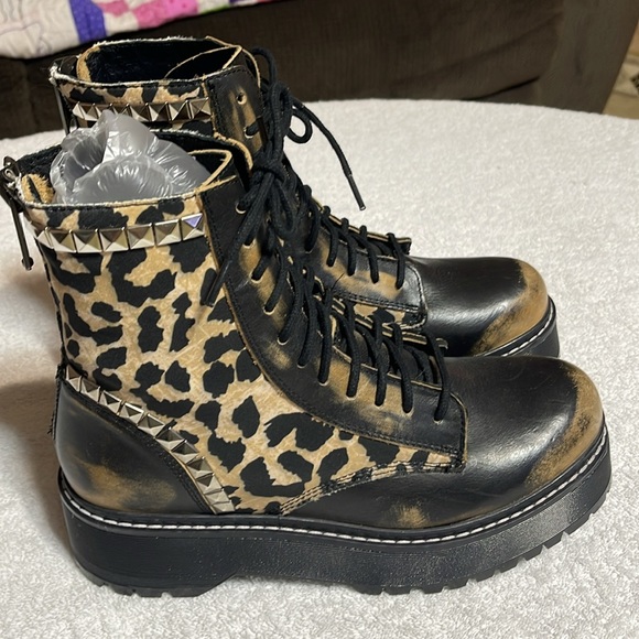 Steve Madden Activated Lace-Up Boot in Leopard Size 9 Like 🆕 - Picture 4 of 14